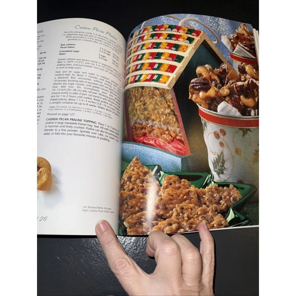 Christmas Gifts from the Kitchen‎ by Jean Paré (2006) Third Printing, First Ed.